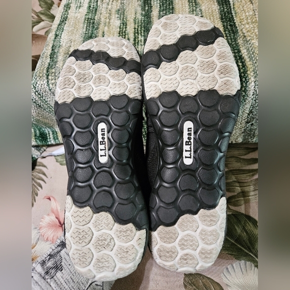 #393 L.L.Bean- Grey w Black Trim Soft Slip-On Shoes- Size: 8M - Picture 2 of 3